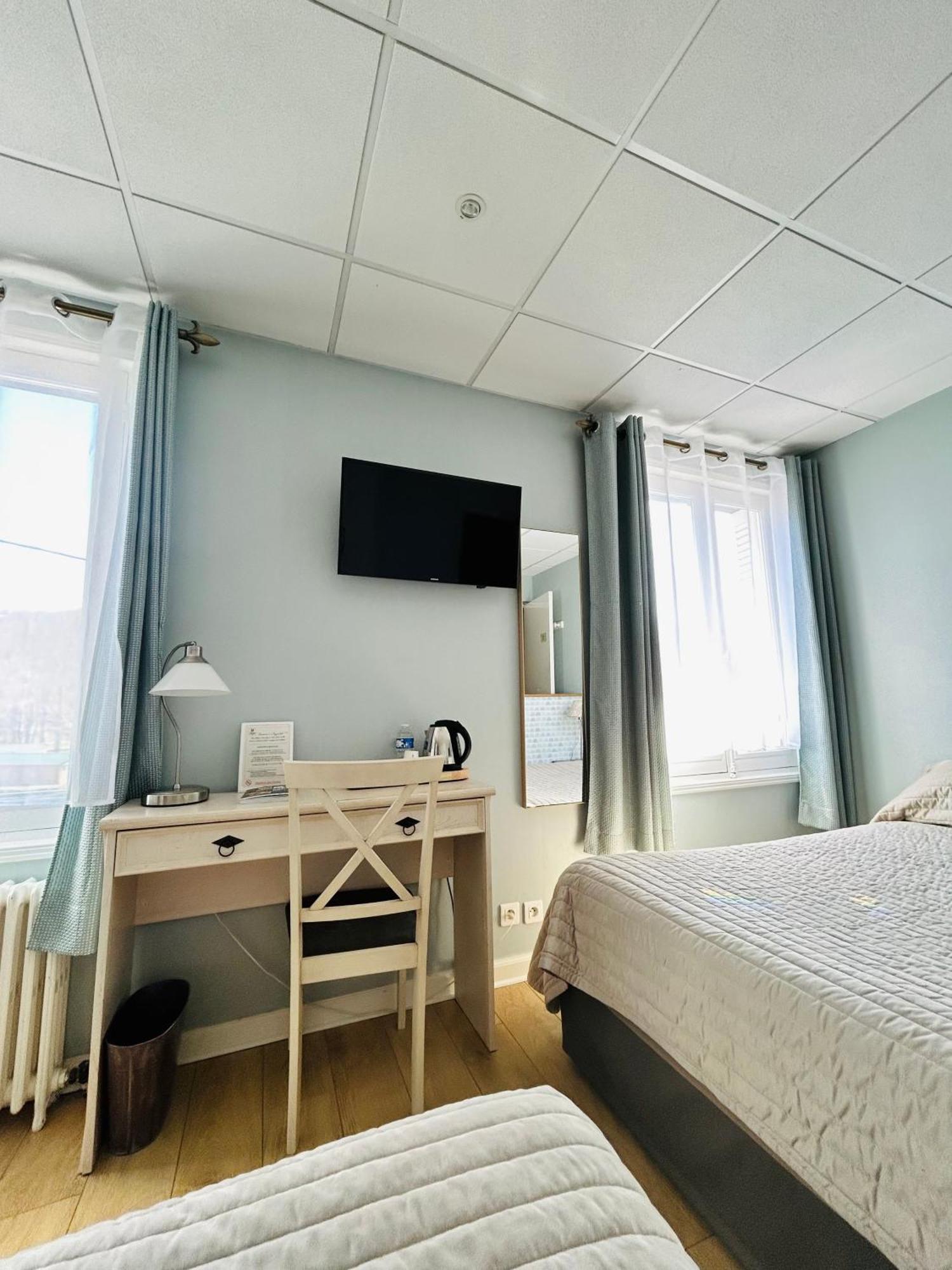 Logis Hotel L'Ayguelade Bielle Εξωτερικό φωτογραφία